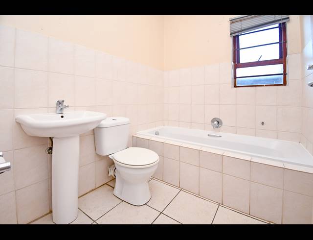 2 BEDROOM APARTMENT FOR SALE IN NORTH RIDING AH